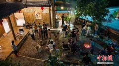 （乡村行·看振兴）一杯“蜜咖”联结城乡 “数字游民”走进浙中蜜蜂村